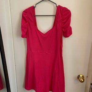 Pink dress. V chest. Round back. Sleeves on shoulder on or off it’s up to you.